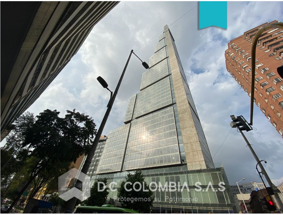 OFICINA EN ARRIENDO EN EL PISO 20 DEL EDIFICIO BACATÁ - BOGOTÁ