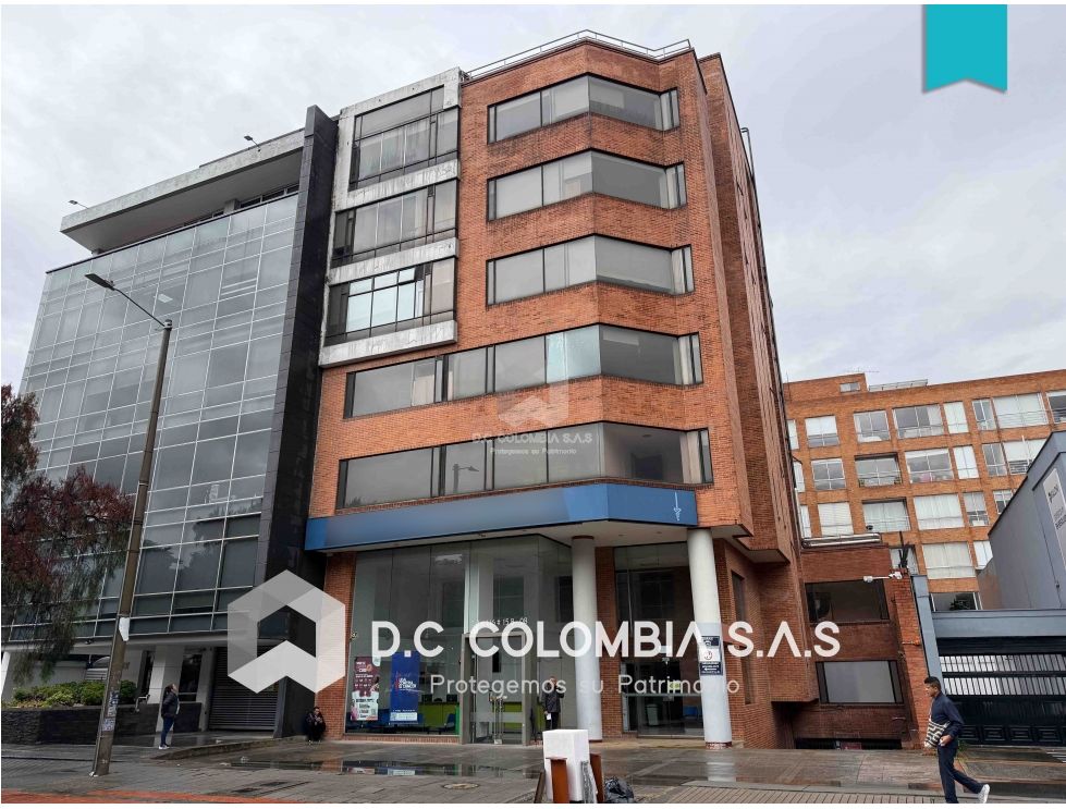 EDIFICIO EN VENTA EN SANTA BARBARA - BOGOTÁ