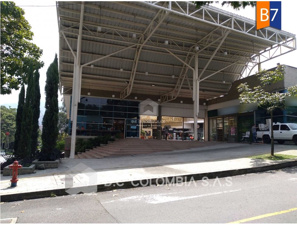 LOCAL EN VENTA EN EL MALL COMERCIAL PLAZA 77 EN LA ESTRELLA ANTIOQUIA
